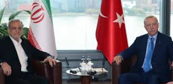 Ərdoğan Pezeşkianla İsrail-İran gərginliyini müzakirə edib