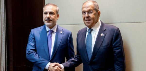 Fidan Lavrovla İsrailin İrana hücumunu müzakirə etdi
