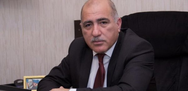 Pənah Hüseyn Azərbaycan Xalq Partiyasının sədrliyindən istefa verib