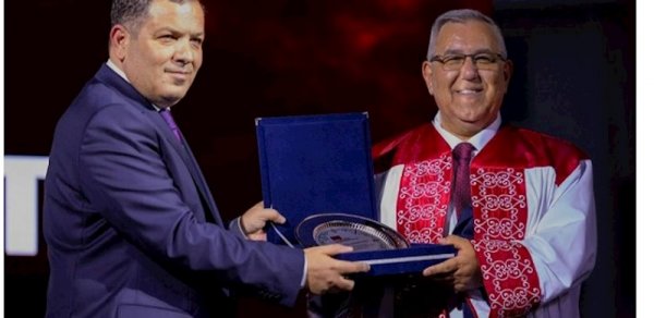 Belek Universiteti məzunlarını gələcəyə uğurladı — Möhtəşəm mərasim, dərin mesajlar və musiqi dolu vida gecəsi (FOTOLAR)