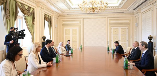 İlham Əliyev Şimali Makedoniya Assambleyasının sədrini qəbul etdi