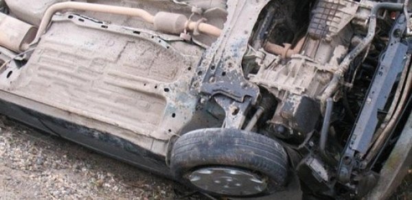 4 qadının olduğu "Prius” dərəyə aşdı - Hamısı sərxoş imiş