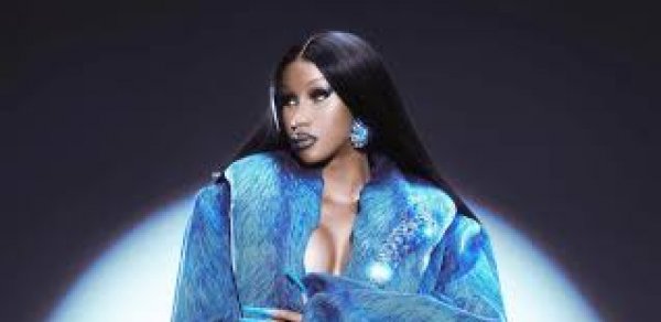Cardi B qızının üzünü göstərdi - FOTOLAR