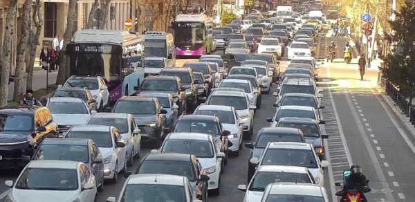 Bakıda sıxlıq olan yollar açıqlanıb