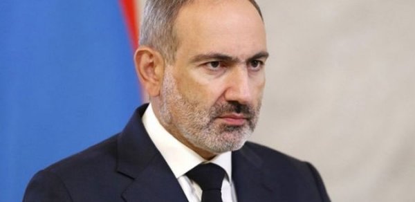 Nikol Paşinyan Türkiyəyə yola düşüb