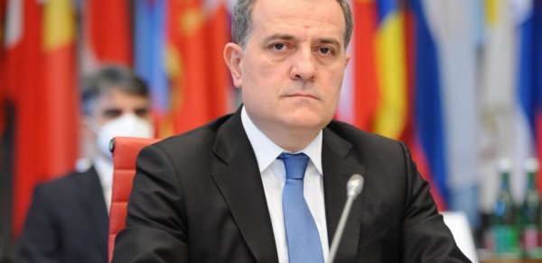 Ceyhun Bayramov Türkiyəyə getdi