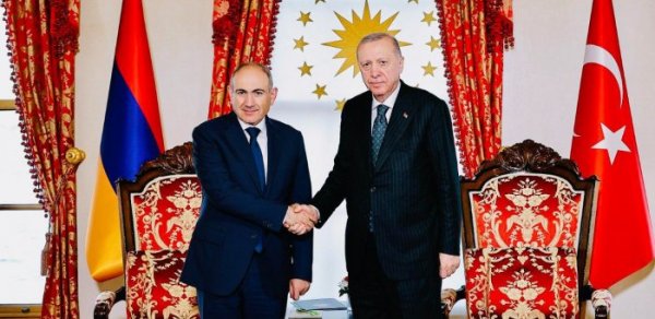 Ərdoğan İstanbulda Paşinyanı qəbul edib