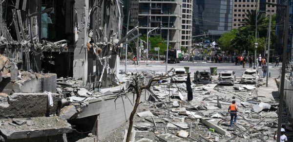 İran İsrail DİN-in binasını vurdu