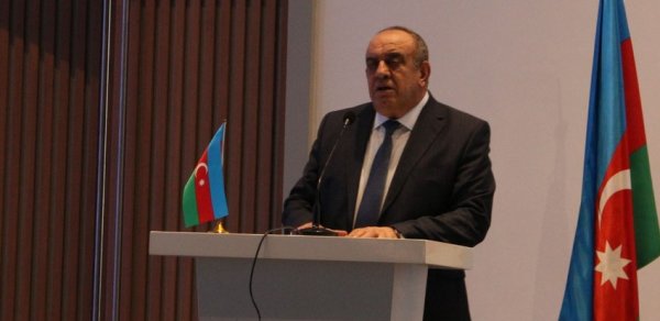 Prezident icra başçısını vəzifəsindən azad etdi