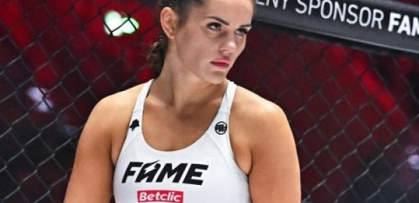 Bakıda keçirilən UFC-də ilk qadın qalib Siqula olub