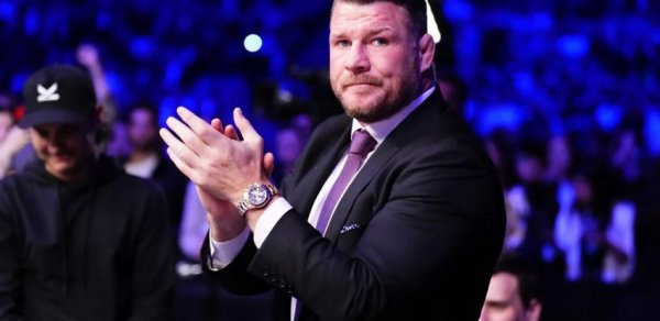 UFC əfsanəsi Bakıya heyran qalıb: "Sadəcə, inanılmaz bir yerdir, möhtəşəm memarlığı var"