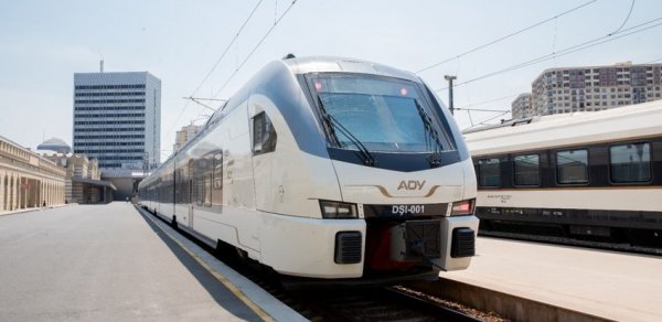 Dəmiryolu stansiyalarında turizm məlumat məntəqələri quraşdırılacaq
