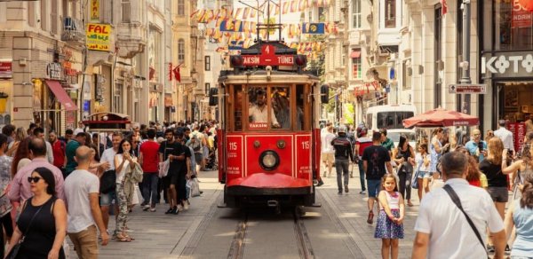 Türkiyəyə köç edənlərin sayı azaldı