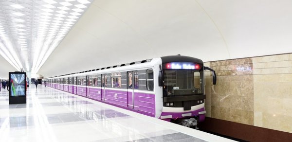 Bakı metropoliteni yay hərəkət qrafikinə keçdi