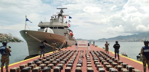 Meksikada narkotacirlərə məxsus sualtı qayıq ƏLƏ KEÇDİ