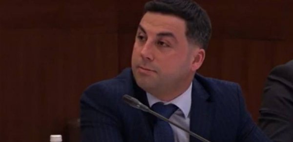 "Rusiya ölkədə kişi tapılmadığı bu vaxta əsl azərbaycanlı kişilərin qayğısına qalmalıdır" - Əli Vəliyev
