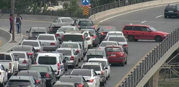Bakıda bu yollarda sıxlıq var - SİYAHI