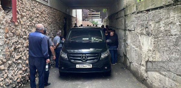 Yekaterinburqda öldürülən iki azərbaycanlının nəşi qohumlarına təhvil verilib - VİDEO