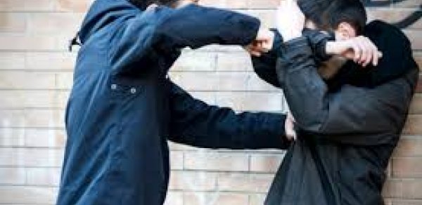 Bakıda kafedə dava: Sahibkar müştərini döydü
