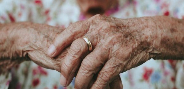 Bu gündən Azərbaycanda qadınlar üzrə pensiya yaşı 64 il 6 ay olacaq