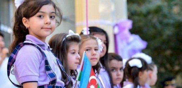 Azərbaycanda rusdilli məktəblər BAĞLANIR?