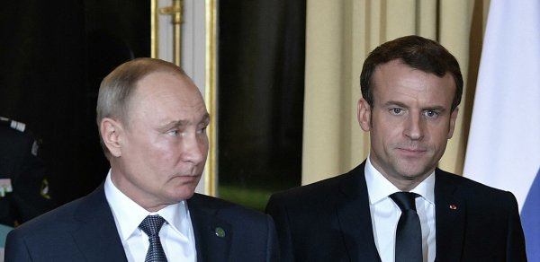 Putin Makronla telefon danışığı aparıb