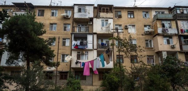 Köçkünlərin yaşadığı 185 mənzil əsl sahiblərinə qaytarıldı - RƏSMİ