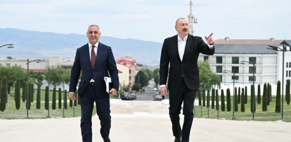 İlham Əliyev Xankəndidəki Zəfər parkında - FOTOLAR