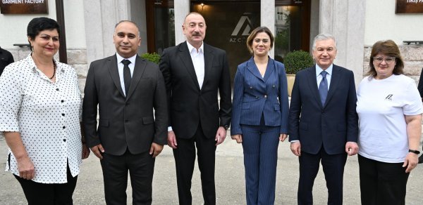 Azərbaycan və Özbəkistan prezidentləri Xankəndidəki tikiş fabrikinin fəaliyyəti ilə tanış olublar