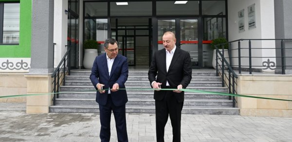 Azərbaycan və Qırğızıstan liderləri Ayköl Manas adına Xıdırlı kənd tam orta məktəbinin açılışını edib