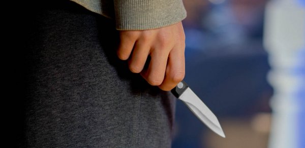 Şəmkirdə 23 yaşlı oğlan bıçaqlanıb, yeniyetmə saxlanılıb