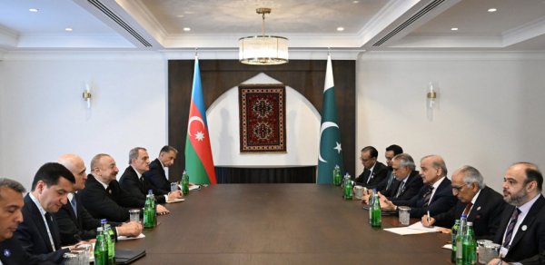 Azərbaycan Prezidenti Xankəndidə Pakistanın Baş naziri ilə görüşüb