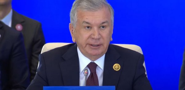 Özbəkistan Prezidenti: Bölgənin sülh məkanına çevrilməsindən çox şadam