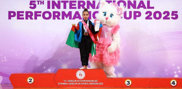 8 yaşlı azərbaycanlı gimnast qızıl medal qazandı - FOTO