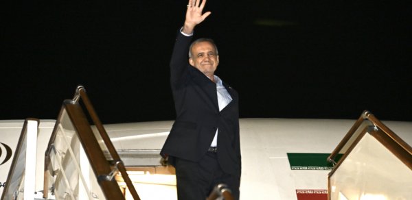 Pezeşkianın Azərbaycana səfəri başa çatıb