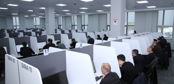Vəkillər Kollegiyasına üzv olmaq istəyənlər imtahan verir