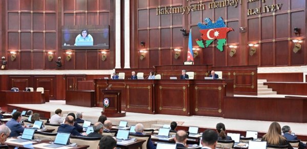 Milli Məclis Naxçıvan Konstitusiyasına çoxsaylı dəyişiklikləri son oxunuşda təsdiqlədi