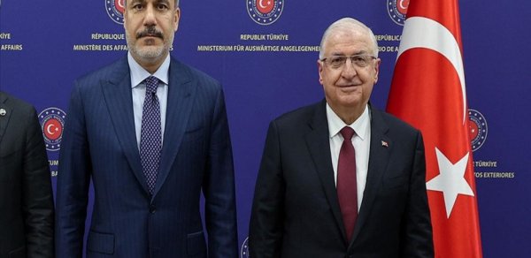 Hakan Fidanla Yaşar Gülər Pakistana gedir