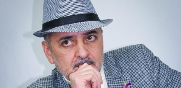 Əməkdar artist istefa verdi