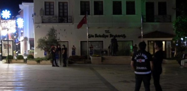 İstanbulda daha bir bələdiyyə sədri saxlanılıb
