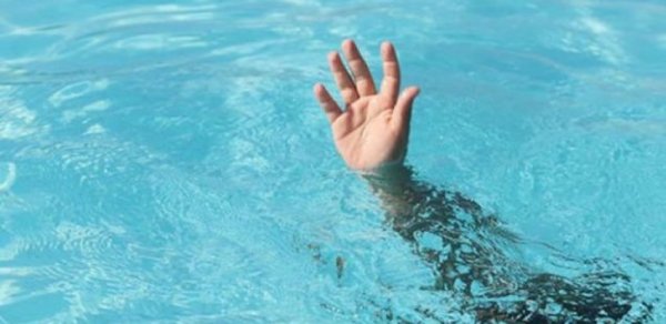 4 yaşlı uşaq kirayə tutduqları villanın hovuzunda boğuldu