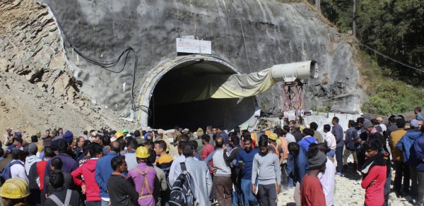 Los-Ancelesdə tunel çökdü - 15 işçi köməksiz qalıb