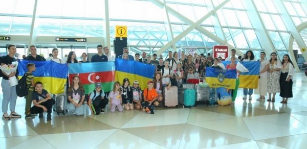 30 ukraynalı uşaq Azərbaycana gətirildi