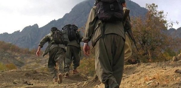 PKK İraqın şimalında silahları təhvil verməyə başlayıb