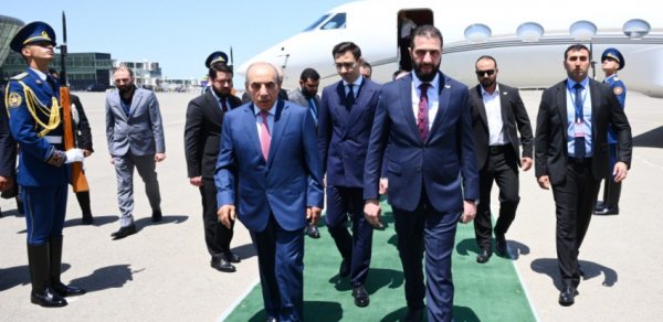 Suriya Prezidenti Azərbaycana işgüzar səfərə gəlib