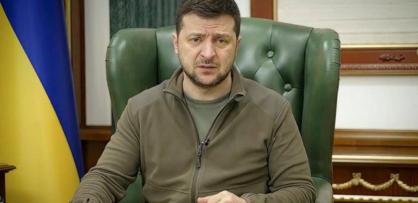 Zelenski "korrupsioner avtoritarizm"də ittiham olunur