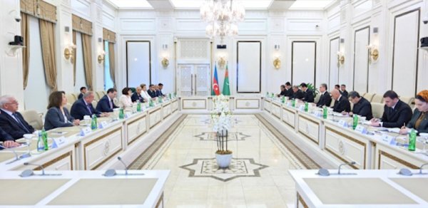 Sahibə Qafarova Türkmənistan Xalq Məsləhətinin sədri ilə görüşüb