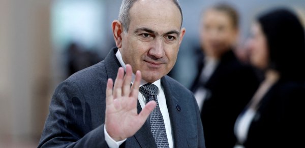 Paşinyan məzuniyyətə çıxdı