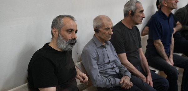 Ermənistan silahlı qüvvələrinin təxribatları nəticəsində zərər çəkmiş şəxslər məhkəmədə ifadə veriblər