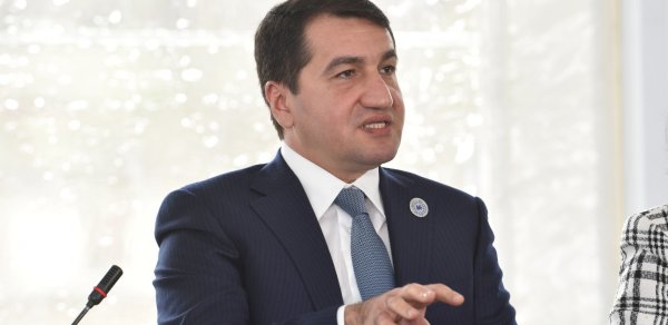 Hikmət Hacıyev: Qlobal mediaforum Şuşada təsadüfən təşkil olunmayıb